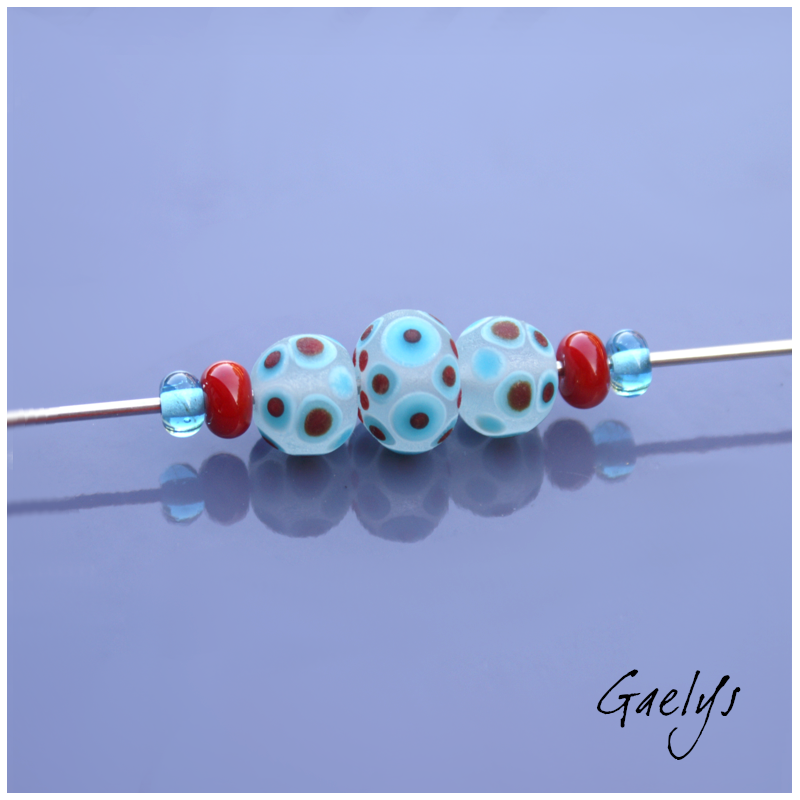 Lampwork Beads, Frosted Glass - Geometrics - Set of 3 Beads + 4 Spacers - Frosted Transparent Background - Turquoise/Red Circle