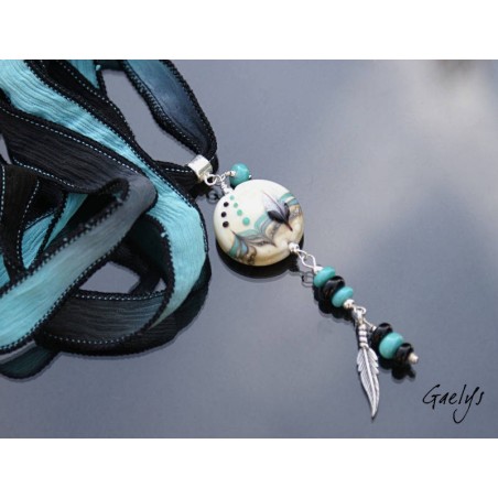 Larme sereine - pendentif  lampwork inspiration indienne -  Galet lampwork ivoire motif plume - murine