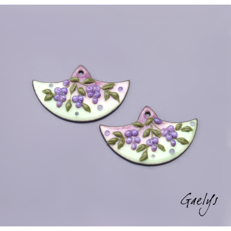 Paire de charm cuivre émaillé pour boucles d'oreille - fond violet et vert / feuillage olive / Glycine