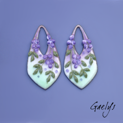 Paire de charm cuivre émaillé pour boucles d'oreille - fond  vert doux  - glycine violette