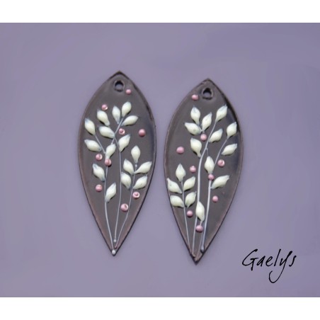 Pair of enameled copper charm earrings - black background / olive leaf - long leaf