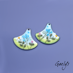 Paire de charm cuivre émaillé pour boucles d'oreille - fond  bleu vert- feuillage, fleurs bleues, rose, paquerette