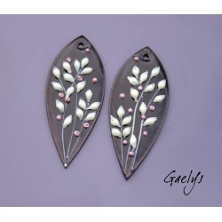 Pair of enameled copper charm earrings - black background / olive leaf - long leaf