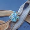 Lys - Salamandre bleu vert sur perle beige nude abricot - murines - Animaux de verre - Ruban de soie