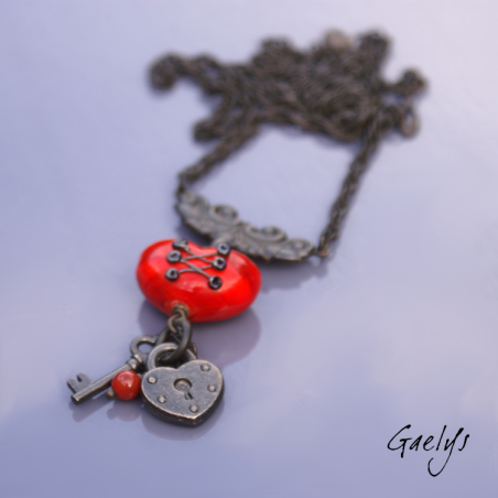 Laceheart - heart bead lampwork pendant, aged brass and black metal setting - Black brass chain - Steampunk