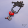 Laceheart - pendentif  lampwork perles coeur, montage laiton vieilli et métal noir - Chaine laiton noir - Steampunk